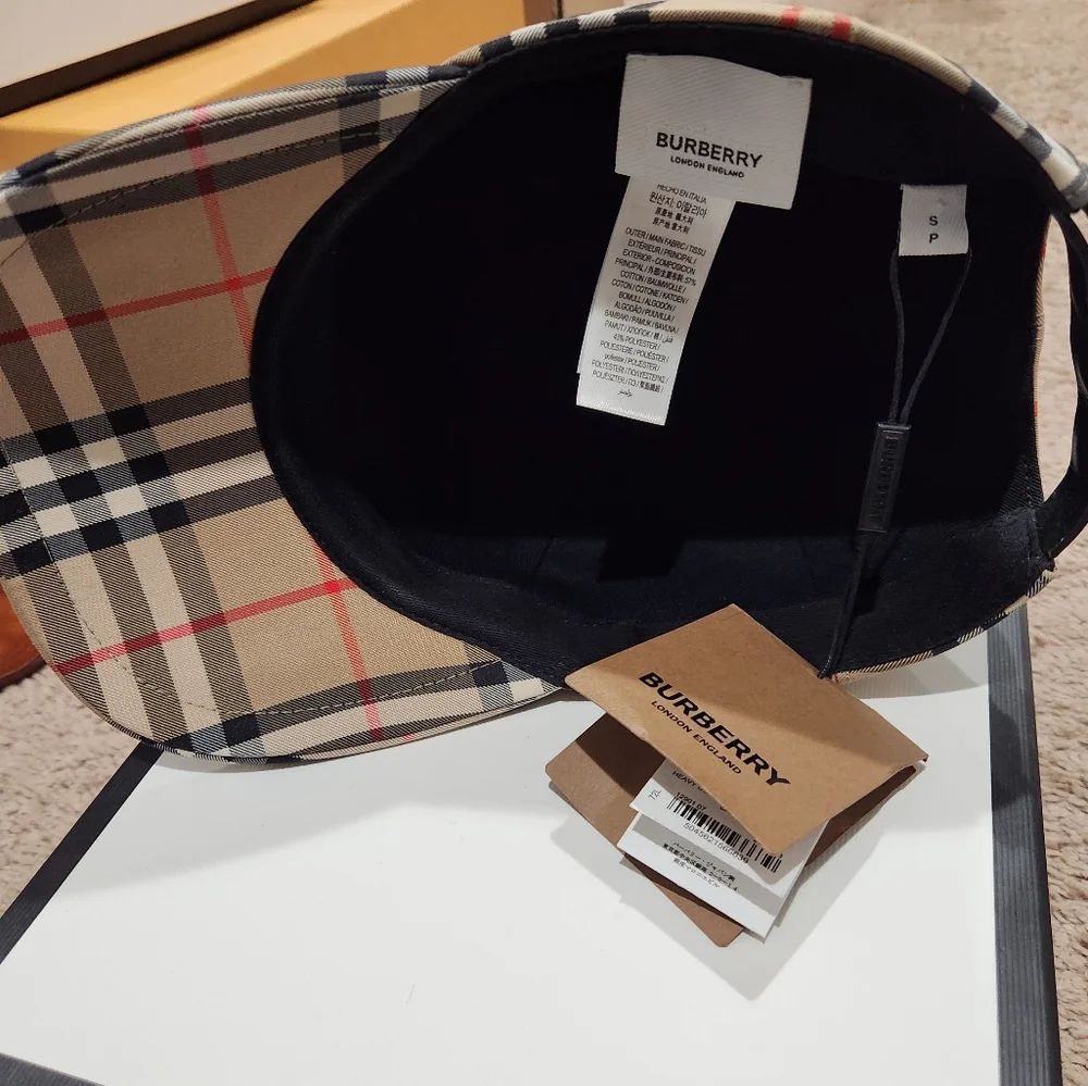 🆕️ Burberry Cap - Picture 4 of 4